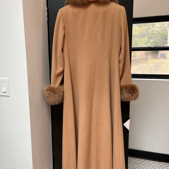 Marvin Richards Tan Coat with Fur Trim NOT FOR SALE - Picture 4 of 7